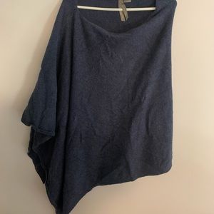 Asymmetrical poncho Pennington’s